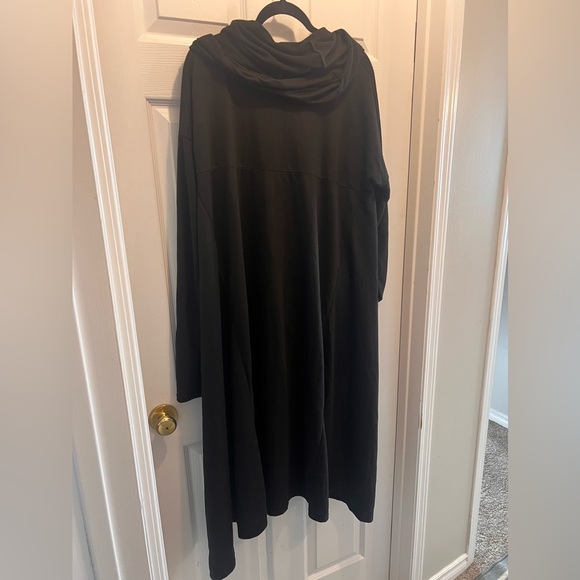 Thigh to calf length cowl hoodie - Picture 3 of 5